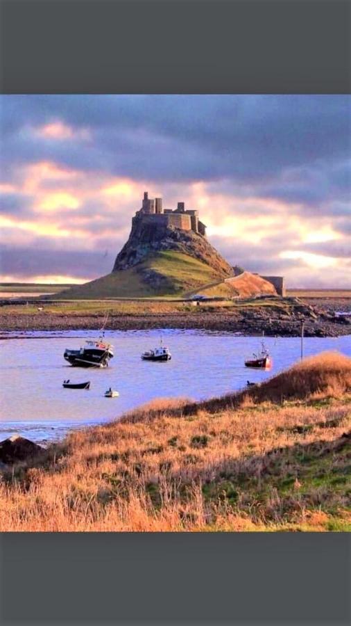 The Ship Inn Holy Island of Lindisfarne 外观 照片