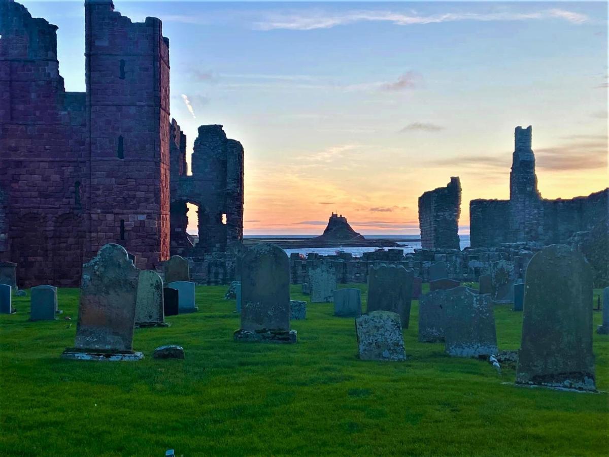 The Ship Inn Holy Island of Lindisfarne 外观 照片