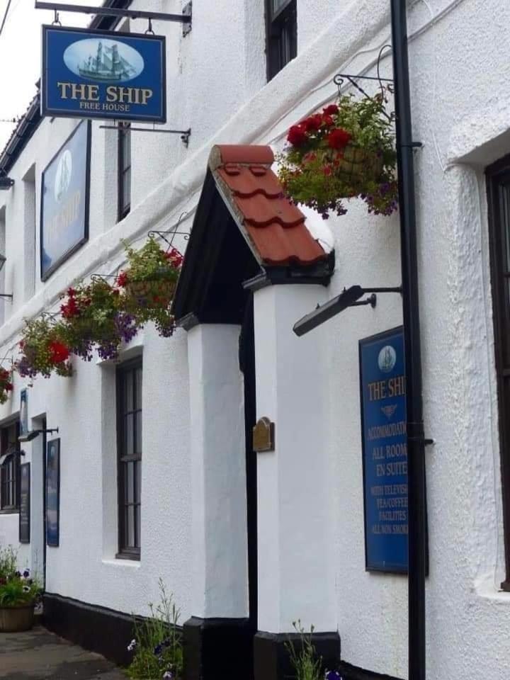 The Ship Inn Holy Island of Lindisfarne 外观 照片